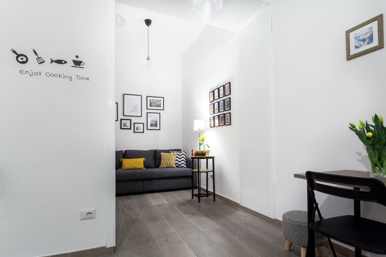 Manuela Apartments Centro Storico Naples Exterior photo